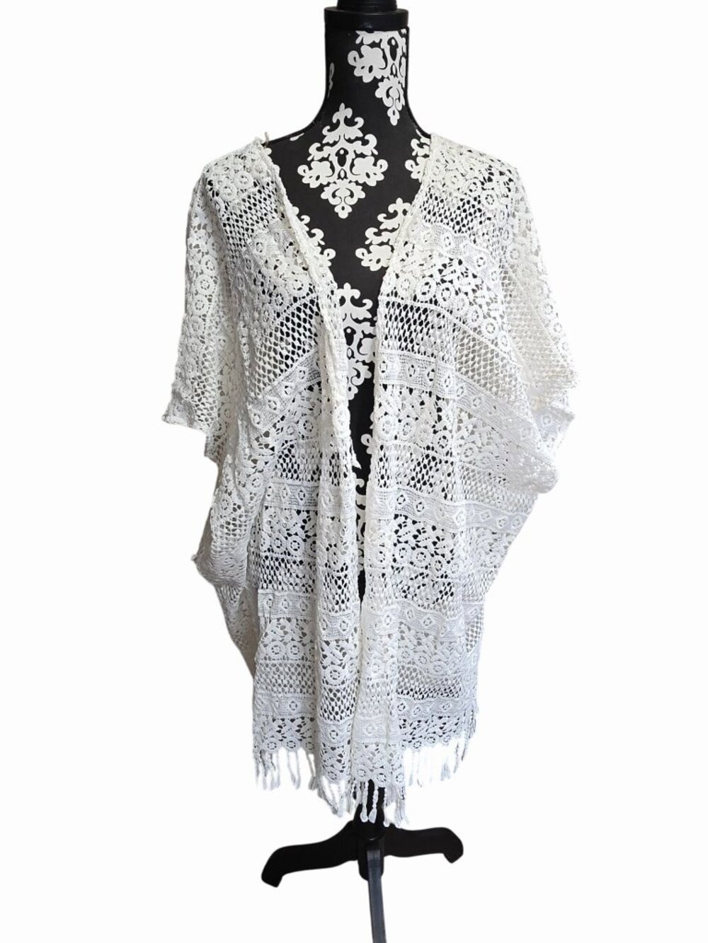 Ellie & Kate White Lace Crochet Kimono Shawl Wrap Fringe S/M Lightweight Boho